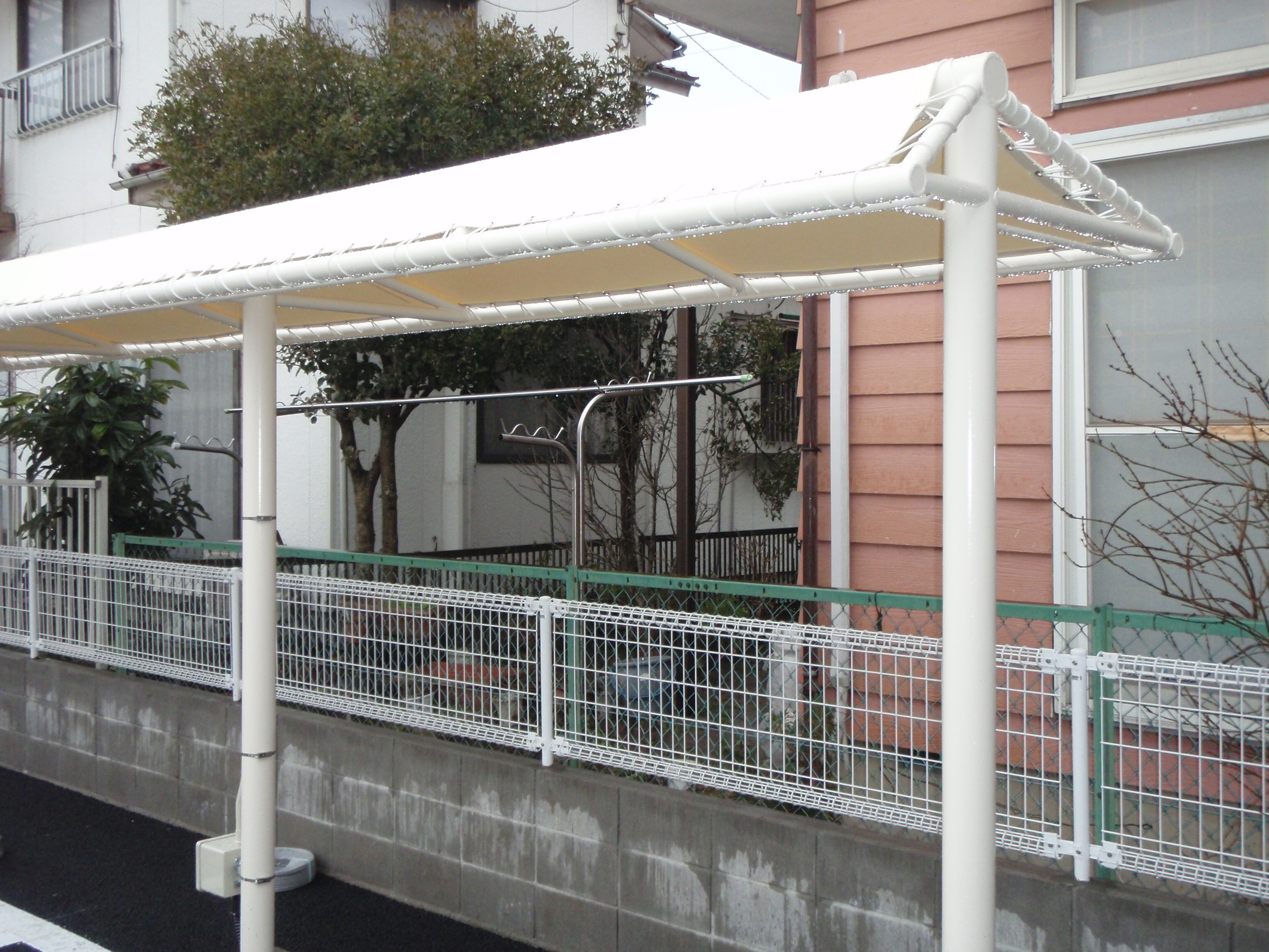 駐車場通路屋根テント