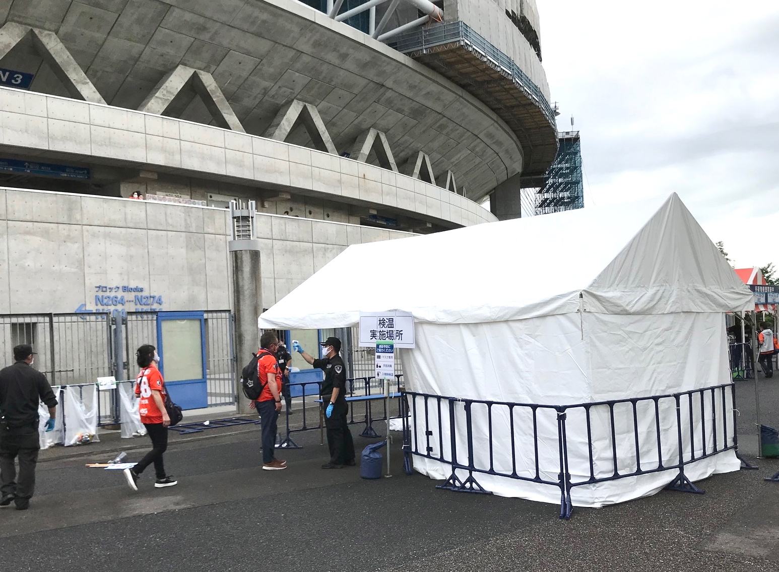 検温実施テント（屋外イベント）